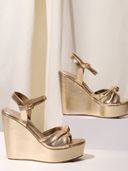 Gold color option, Sold out, Currently selected