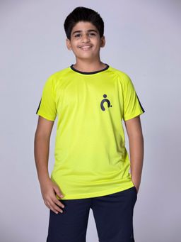 UMILDO - Green Energetic Design T-Shirt