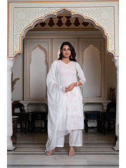 Juniper - Off White Chanderi Bead Work Kurta Pant With Dupatta (Set of 3)