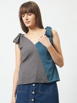 Trend Arrest - Women Colorblock Tie-Up Top