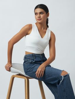 Trend Arrest - V-Neck Essential Crop Top