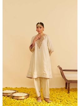 Sheetal Batra - Marwa - Daisy Ivory Short Embroidered Chauga Kurta With Salwar