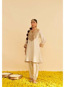 Sheetal Batra - Mehza - Daisy Ivory Short Embroidered Chauga Kurta With Salwar
