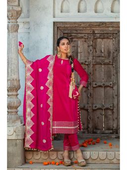 MONK & MEI - Shabnam Women Pink Velvet Embroidered Kurta With Pant And Dupatta