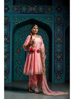 MONK & MEI - Zaalima Women Peach Silk Embroidered Kurta With Salwar And Dupatta