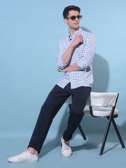 CRIMSOUNE CLUB - Men White Plain Checks Cotton Casual Shirt