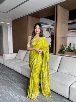 AMRUTKALA SAREES - Green Designer Linen Printed Saree and Unstitched Blouse Piece