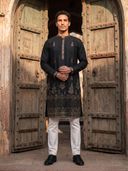 Black color option, Sold out, Currently selected