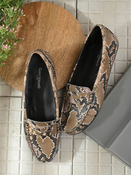 CARLO ROMANO - Women Vegan Leather Lizard Print Loafers Brown