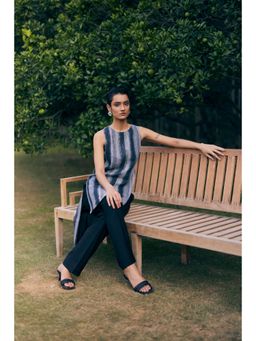 Contemponari - Kaia Kurta