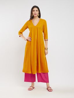 Pink Fort - Velvet Flared Kurta with Pant (Set of 2)