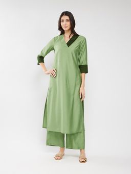 Pink Fort - Green Silk Blend Colour Block Kurta with Pant (Set of 2)