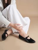 Black color option, Currently selected