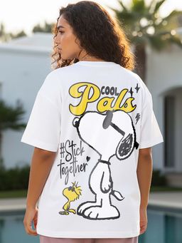 Bewakoof - Official Peanuts Women's White Cool Pals Graphic Printed Oversized Plus Size T-shirt