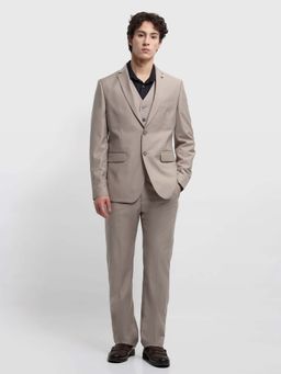 Arrow - Men's Tailored Fit Three Piece Suit