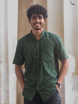 Suta - Men Woven Green Smart Casual Cotton Shirt