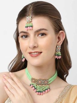 OOMPH - Green Kundan Jadau Necklace with Drop Earrings and Maangtikka