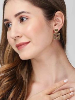 OOMPH - Gold Sqaure Heart Drop Earrings