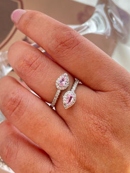 ISHKAARA - Pink Twin Crystal Gleam Ring