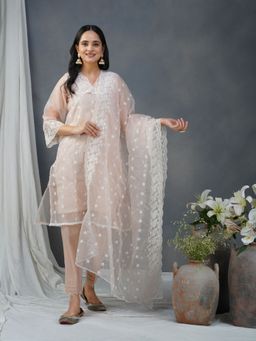 Zuri - Peach Embroidered Organza Kurta With Matching Pant And Dupatta