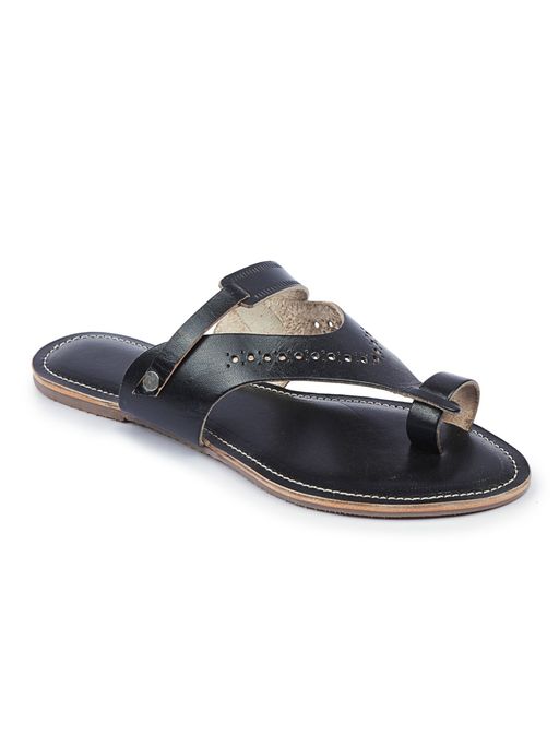 Buy Korakari Womens Black Kolhapuri Chappal Online