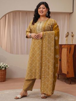 Extra love by Libas - Plus Size Mustard Ethnic Motif Printed Straight Kurta With Pant & Dupatta