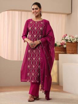 Libas - Magenta Floral Embroidered Straight Kurta With Pant & Dupatta