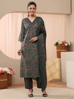 Gerua By Libas - Green Floral Printed Straight Kurta With Pant & Dupatta