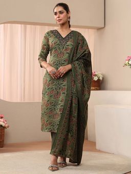 Gerua By Libas - Green Floral Printed Straight Kurta With Pant & Dupatta