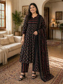 Black color option, Sold out, Currently selected