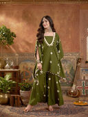 Green color option, Sold out, Currently selected