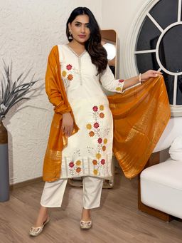 Ekta Textiles - Women Cream Cotton V-Neck Kurta with Pant and Dupatta