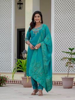 Ekta Textiles - Women Turquoise Viscose Round Neck Kurta with Pant and Dupatta
