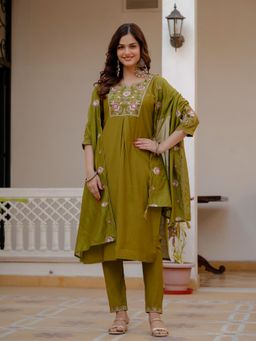 Ekta Textiles - Women Green Viscose Round Neck Kurta with Pant and Dupatta