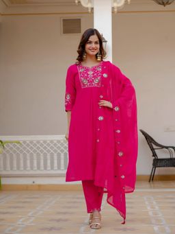 Ekta Textiles - Women Pink Viscose Round Neck Kurta with Pant and Dupatta