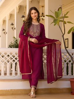 Ekta Textiles - Women Maroon Rayon Round Neck Kurta with Pant and Dupatta