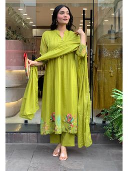 Ekta Textiles - Women Green Chanderi Silk Mandarin Neck Kurta with Pant and Dupatta