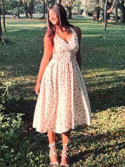 Outzidr - Off White Halter Party Dress With Floral Motif