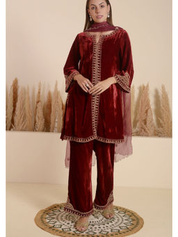 SURABHI ARYA - Maroon Velvet Embroidered Kurta With Pant Co-ords