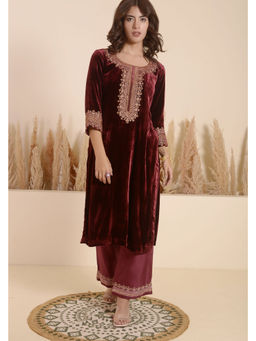 SURABHI ARYA - Maroon Chanderi Silk Embroidered Kurta With Pant and Dupatta