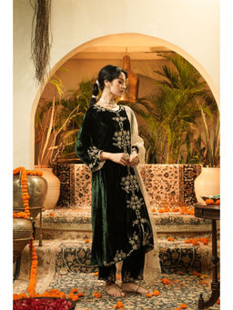 SURABHI ARYA - Green Velvet Embroidered Kurta With Pant and Dupatta