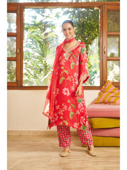 SURABHI ARYA - Red Organza Floral Kurta With Pant and Dupatta