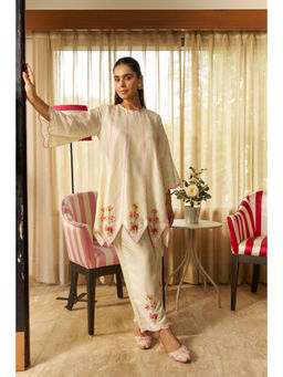 SURABHI ARYA - Ivory Silk Embroidered Kurta With Pant Co-ords