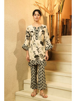 SURABHI ARYA - Ivory Crepe Floral Kurta With Pant Co-ords