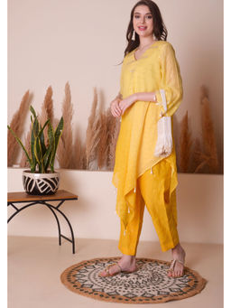 SURABHI ARYA - Yellow Cotton Embroidered Kurta With Pant Co-ords