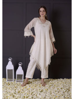 SURABHI ARYA - Off White Cotton Embroidered Kurta With Pant Co-ords