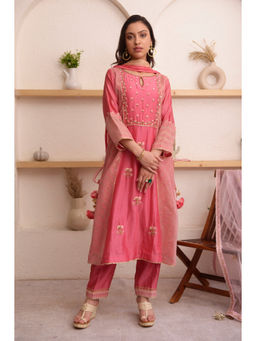 SURABHI ARYA - Red Chanderi Embroidered Kurta With Pant and Dupatta