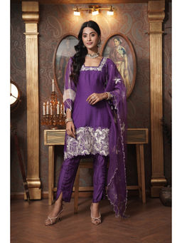 SURABHI ARYA - Purple Chanderi Embroidered Kurta With Pant and Dupatta