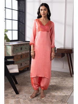 SUI KALA - Alexa Peach Silk V Neck Kurta Set