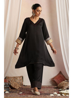 SUI KALA - Ruhaani Black Kurta Set